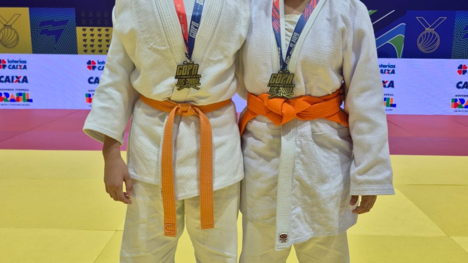 7f77f336-9a28-46cc-a532-f56df072cf36