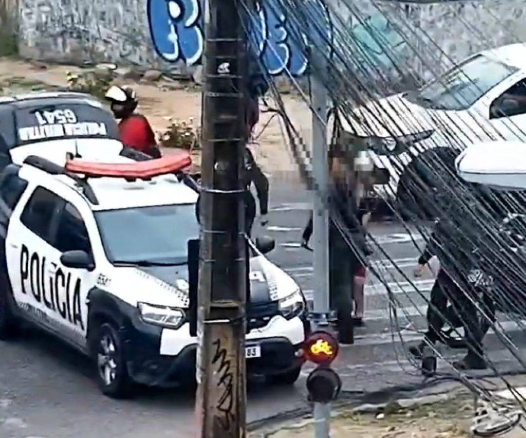 Com-apoio-do-Nuvid-e-do-Sistema-Agilis-PMCE-recupera-moto-roubada-na-Parangaba.IM_-1