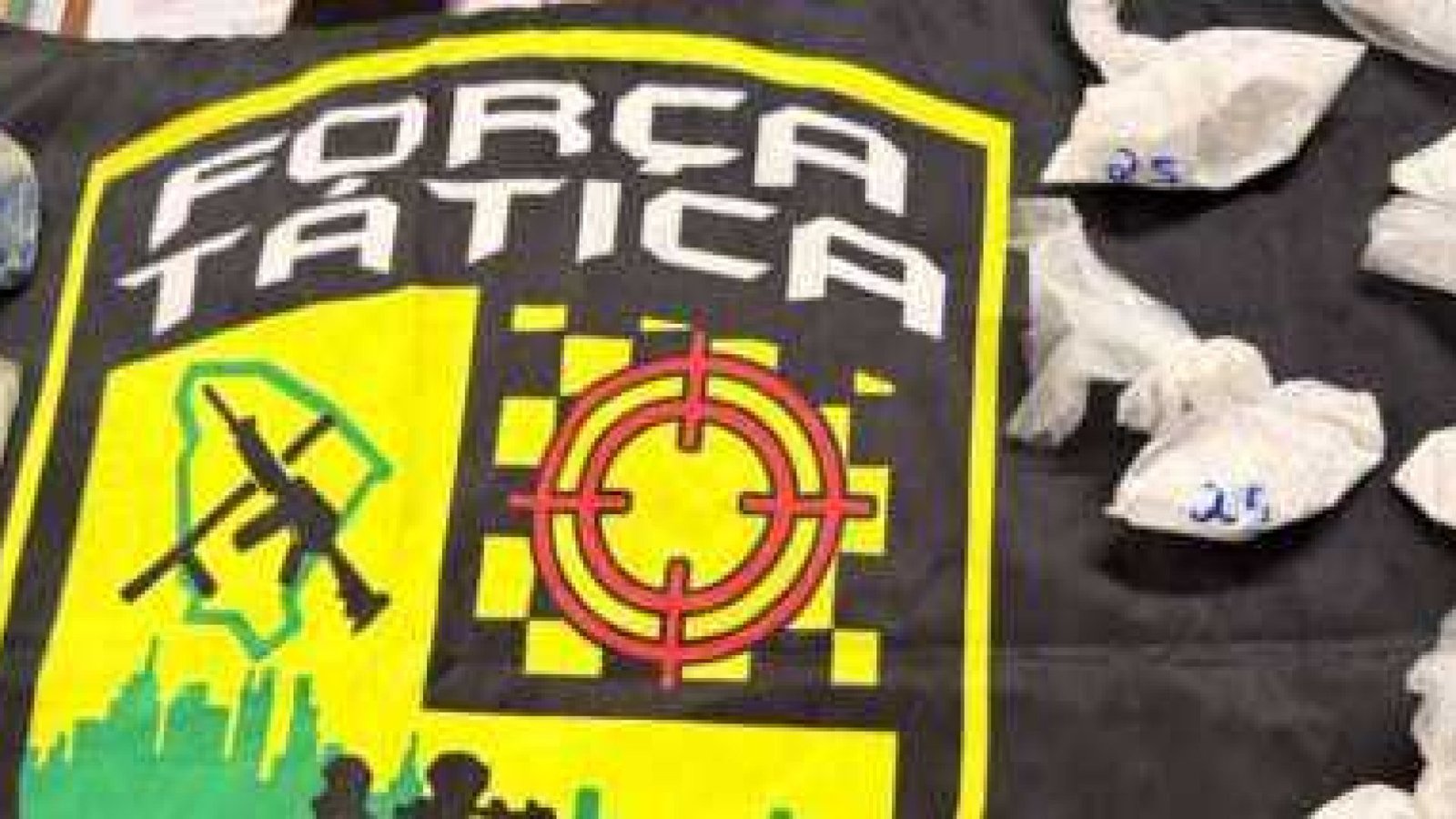 IM-Apos-denuncia-anonima-mulher-e-presa-com-maconha-e-cocaina-em-Russas