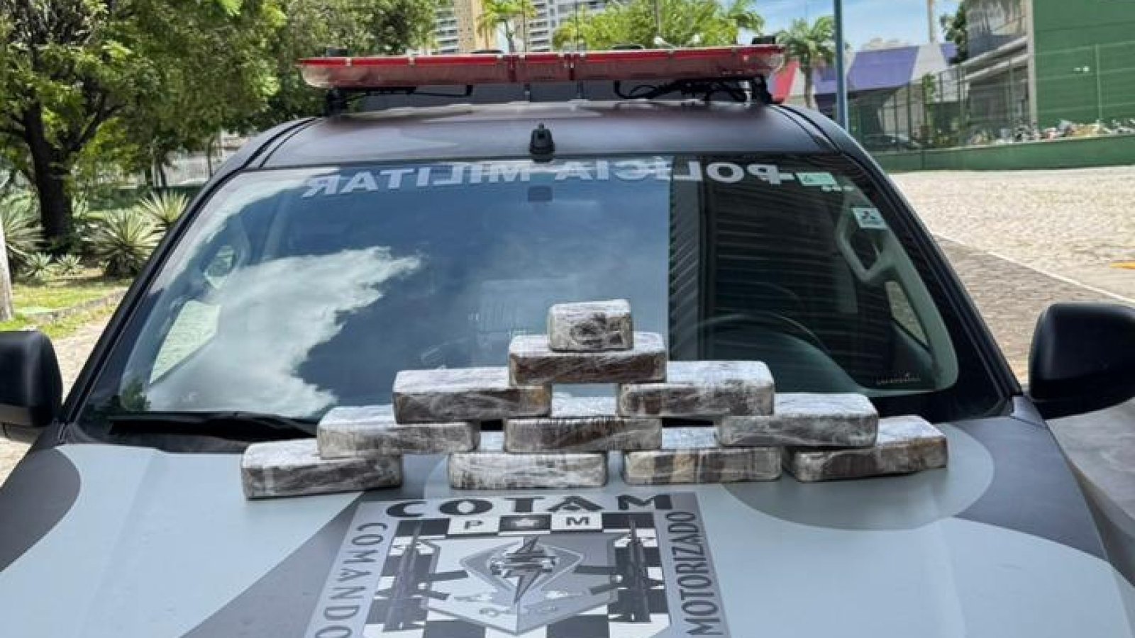 Polícia Militar apreende mais de 10 kg de crack em ônibus interestadual no Ceará