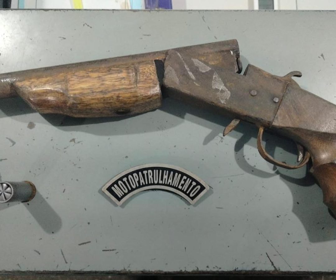 Arma artesanal é apreendida pela polícia após denúncia em Caucaia