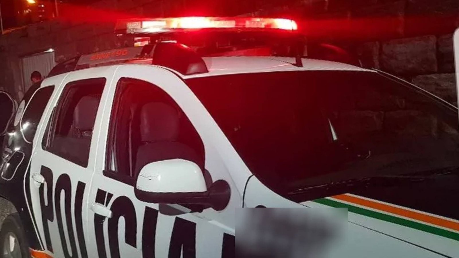 um homem após rejeitá-lo. No dia 27, uma adolescente foi sequestrada e teve rost