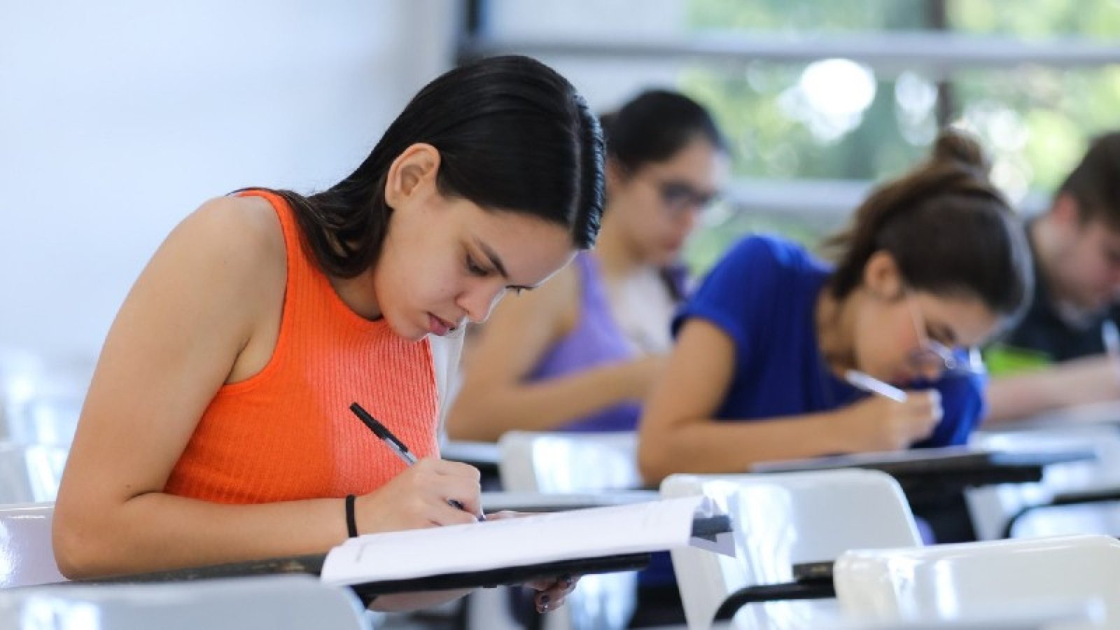 Desenrola Fies oferece alívio financeiro a mais de 74 mil estudantes endividados no Ceará