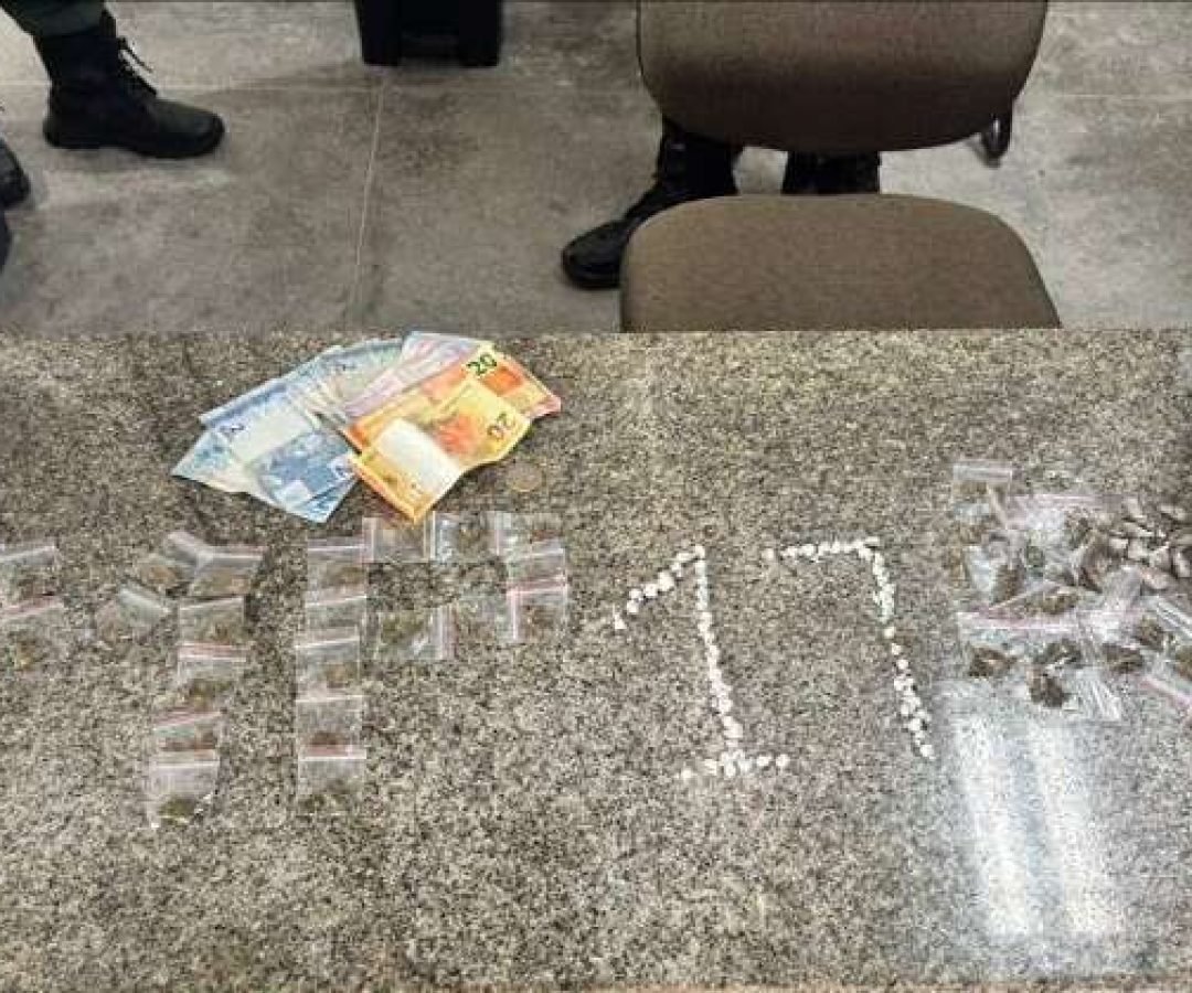 Ação da PMCE resulta em prisão e apreensão por tráfico de drogas na Granja Lisboa