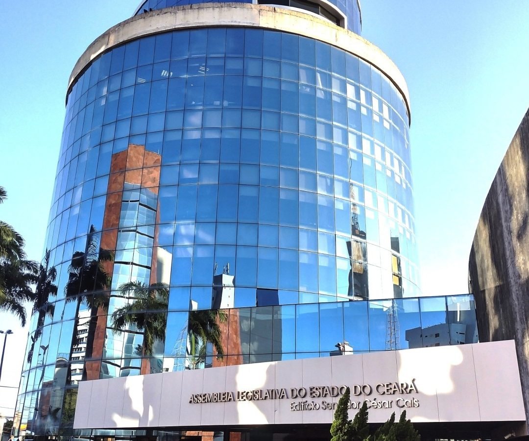 tunidades. Em uma publicação em suas redes sociais, o governador comemorou a san