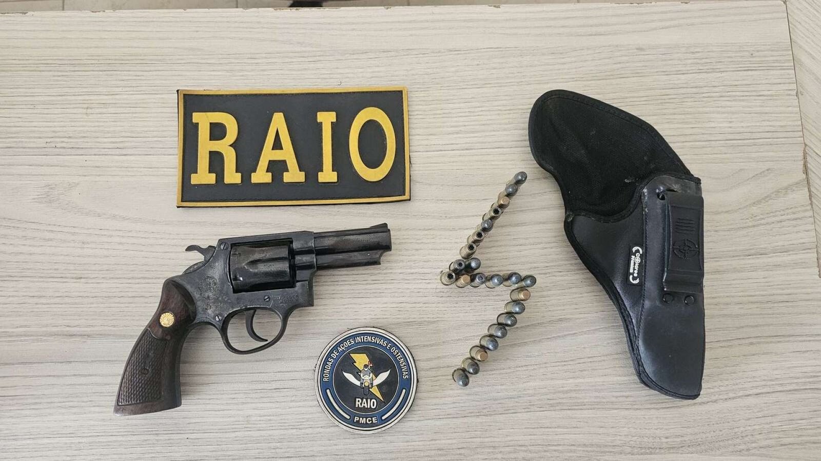 Ação do Raio em Itapajé resulta na apreensão de arma e prisão de suspeito
