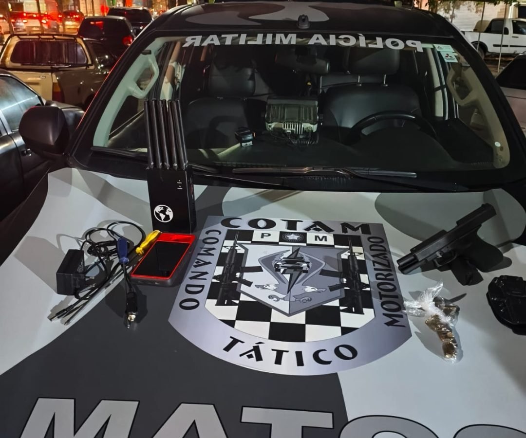 Polícia Militar recupera caminhonete e arma de fogo em operação na região metropolitana