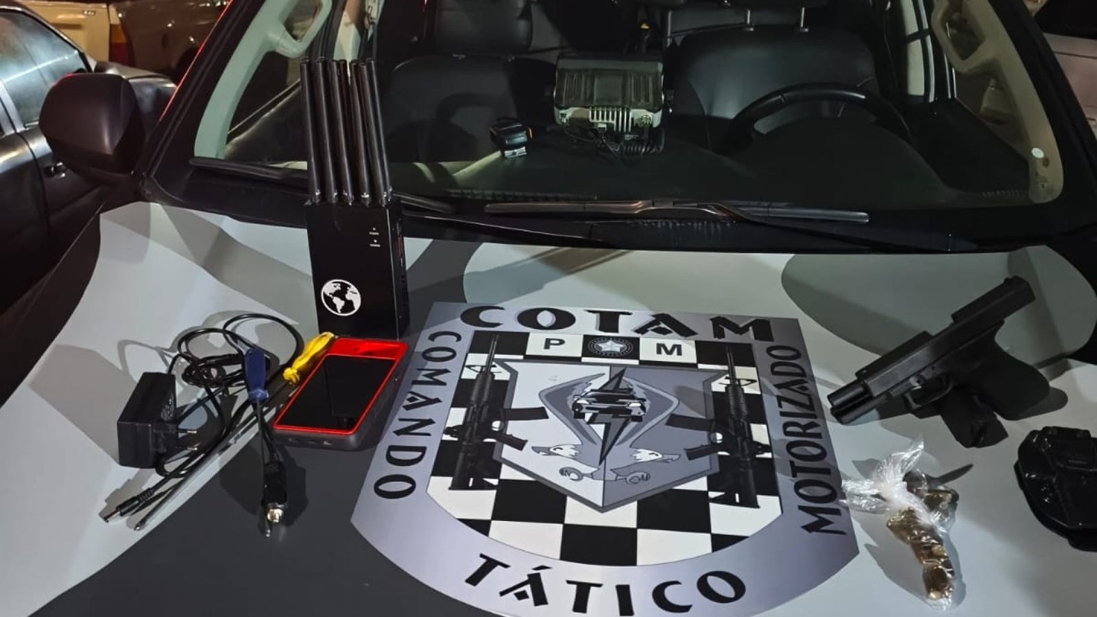 Polícia Militar recupera caminhonete e arma de fogo em operação na região metropolitana