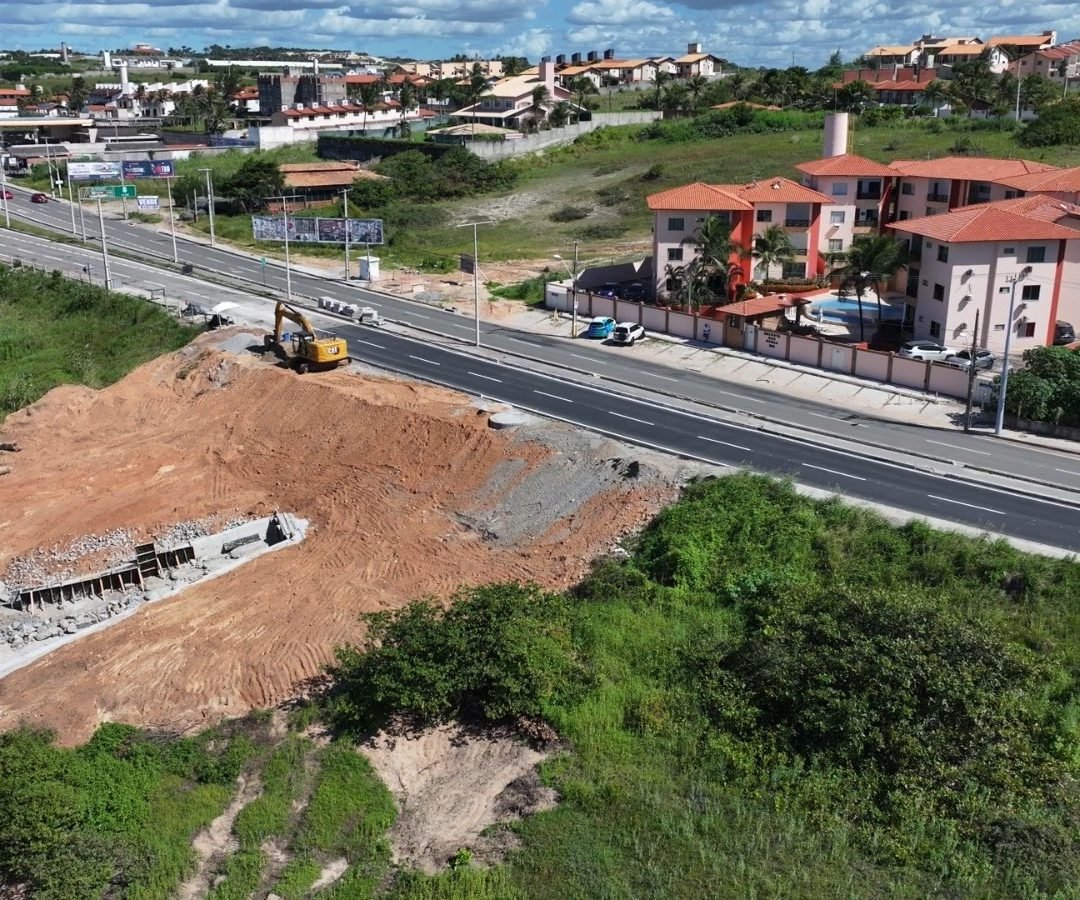 to das Dunas e ao Beach Park. Um motociclista caiu no buraco e morreu no local