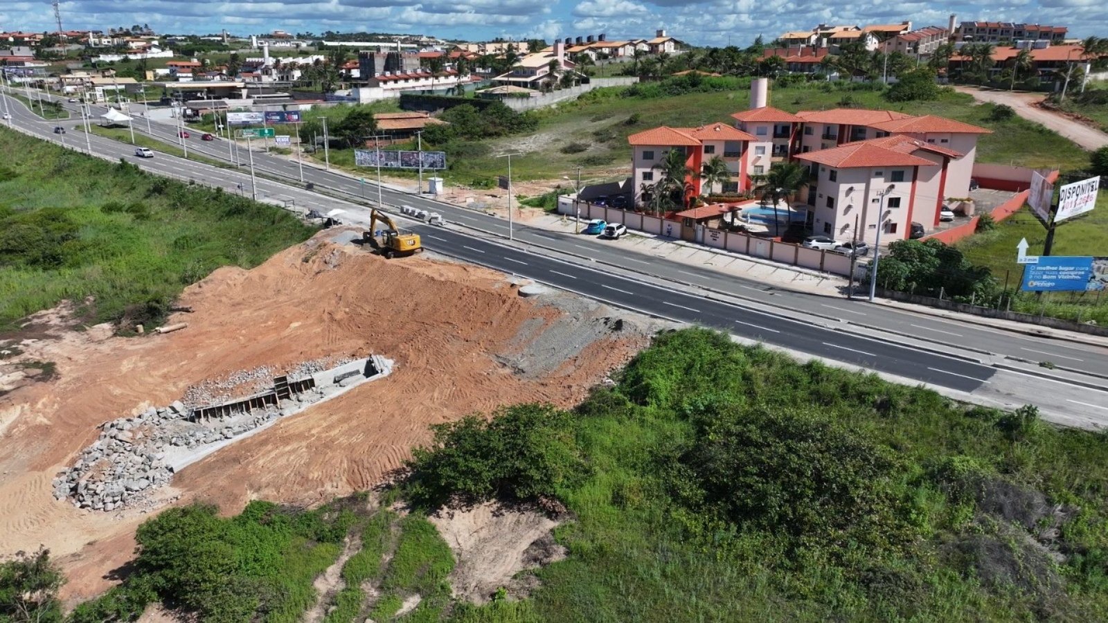 to das Dunas e ao Beach Park. Um motociclista caiu no buraco e morreu no local