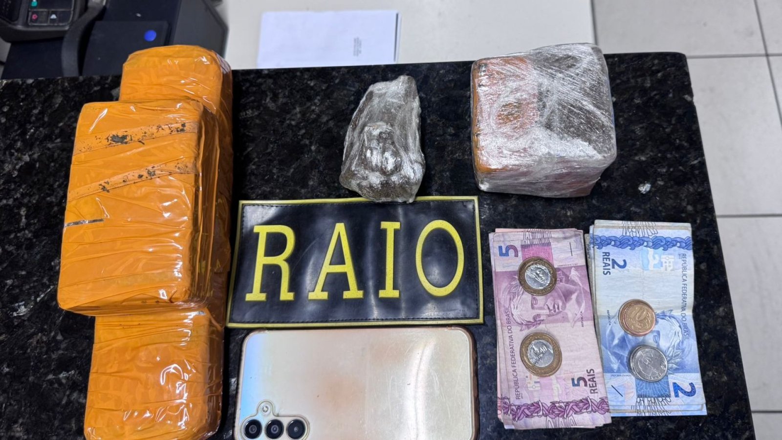 Ação do Cpraio resulta na apreensão de maconha e prisão por tráfico em Forquilha