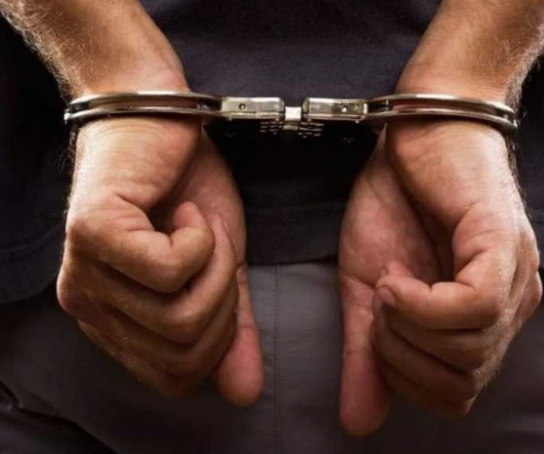 balear homem no órgão genital e na perna durante cobrança de dívida de drogas em