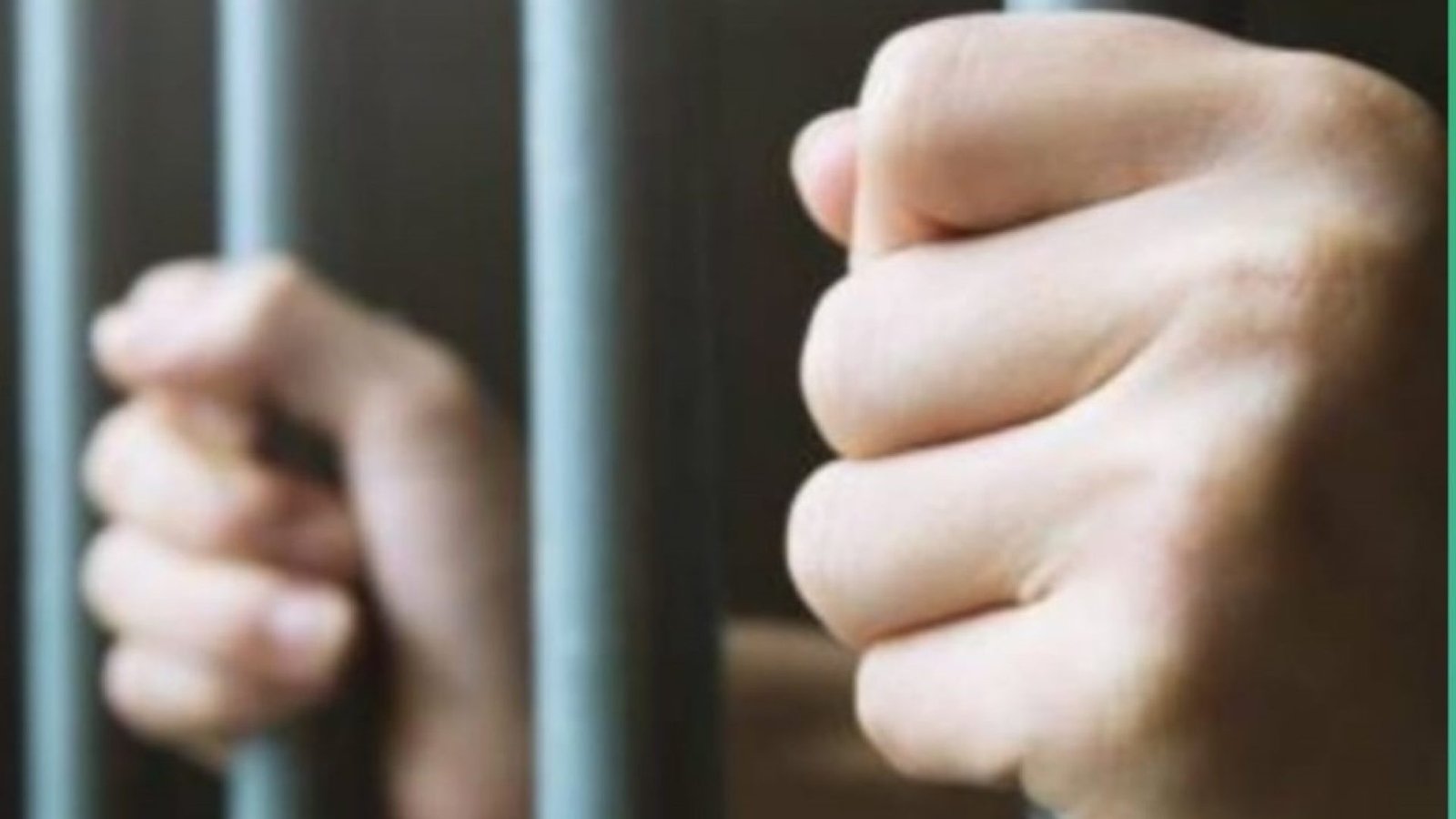 Homem com mandados por homicídio e roubo é preso pela PM em Fortaleza