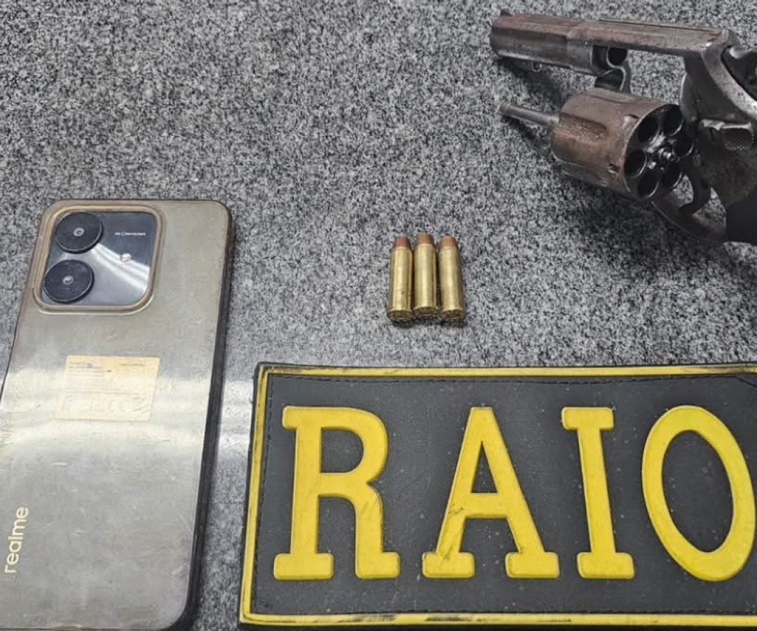 Polícia Militar do Ceará prende homem com arma e munições em abordagem na zona rural de Acopiara