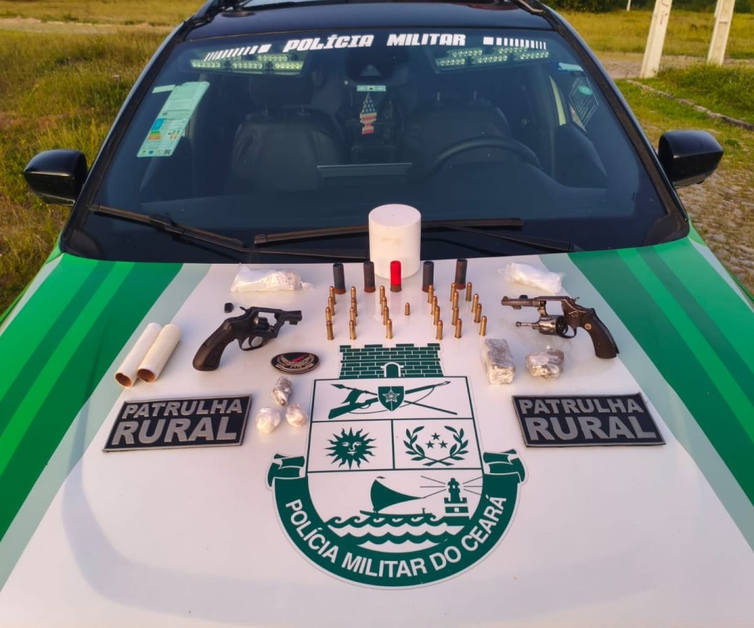 Apreensão de armas e drogas em imóvel abandonado reforça segurança rural em Cascavel