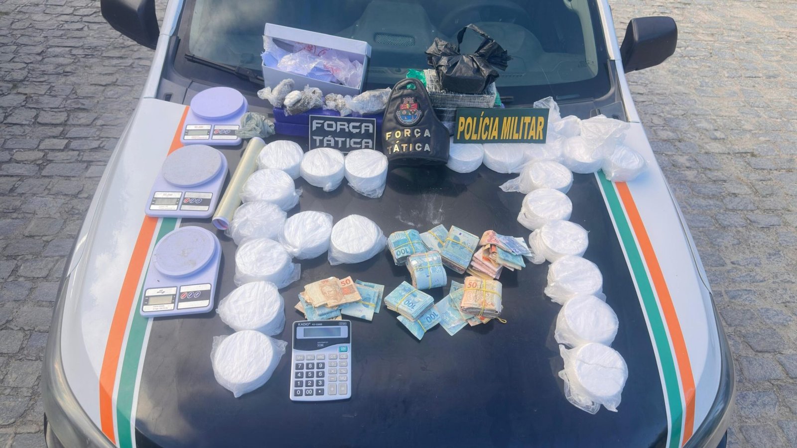 Polícia Militar apreende grande carga de entorpecentes e dinheiro em Iguatu