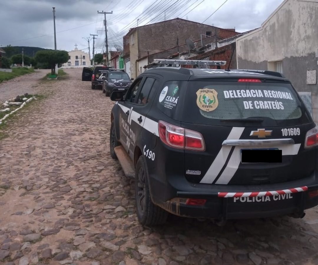 crimes de violência doméstica e ameaça contra a companheira é preso em flagrante