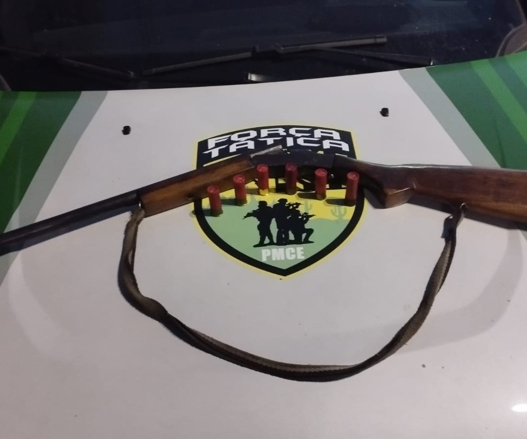 Foragido da justiça é capturado pela PMCE com espingarda e munições em Acopiara