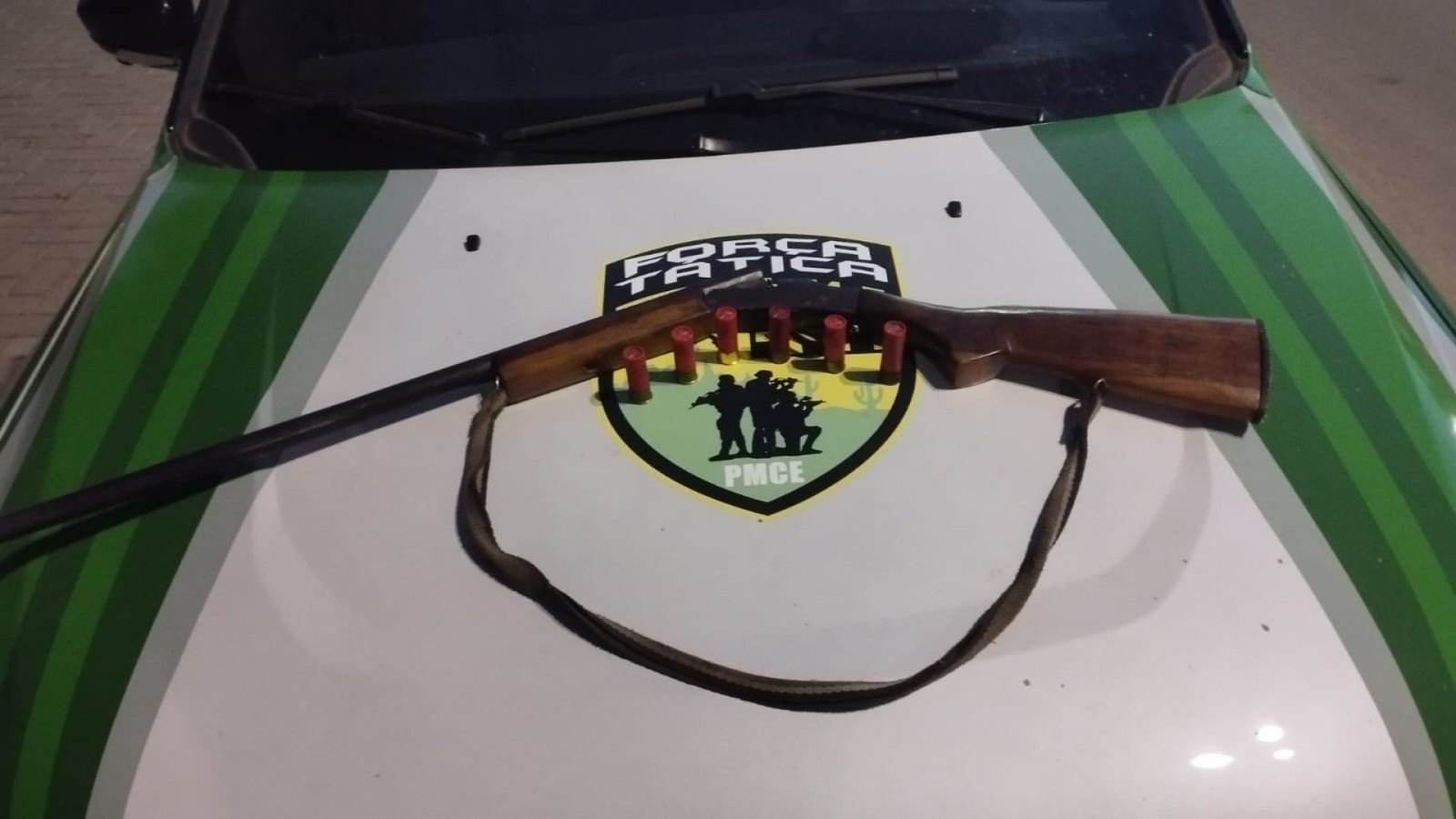 Foragido da justiça é capturado pela PMCE com espingarda e munições em Acopiara