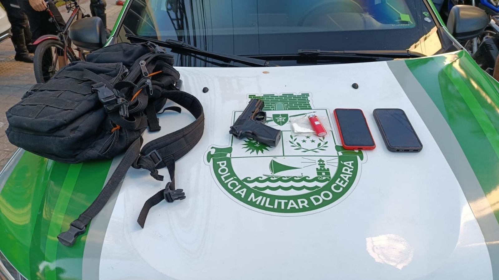 Foragido da justiça é preso após assalto a ônibus em Fortaleza