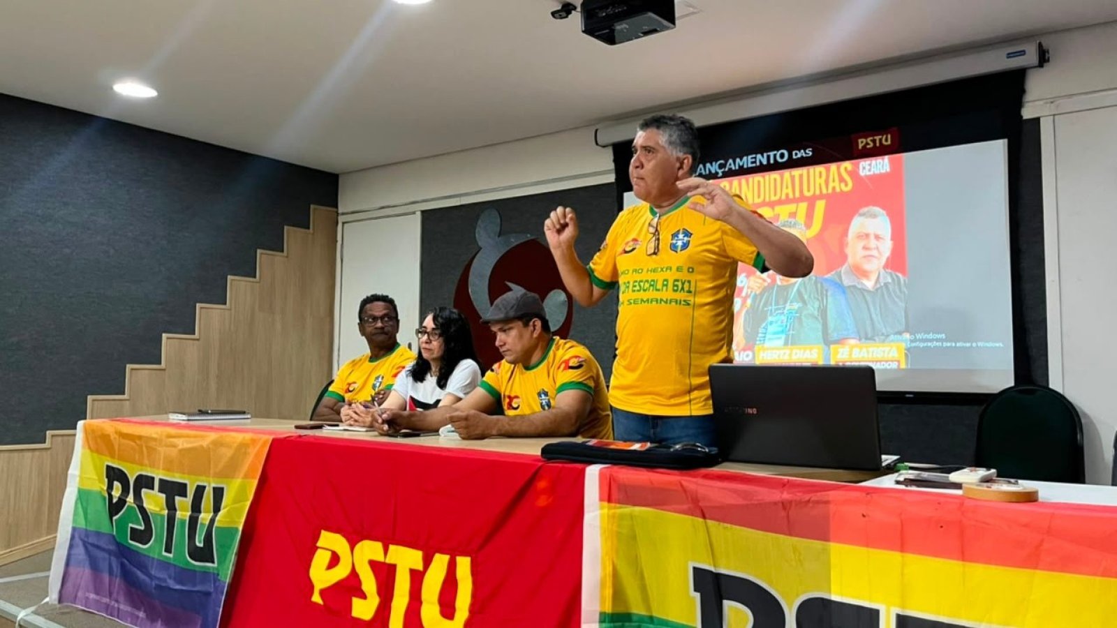 conta das "traições" que existem. O representante nacional reforçou "a gente não