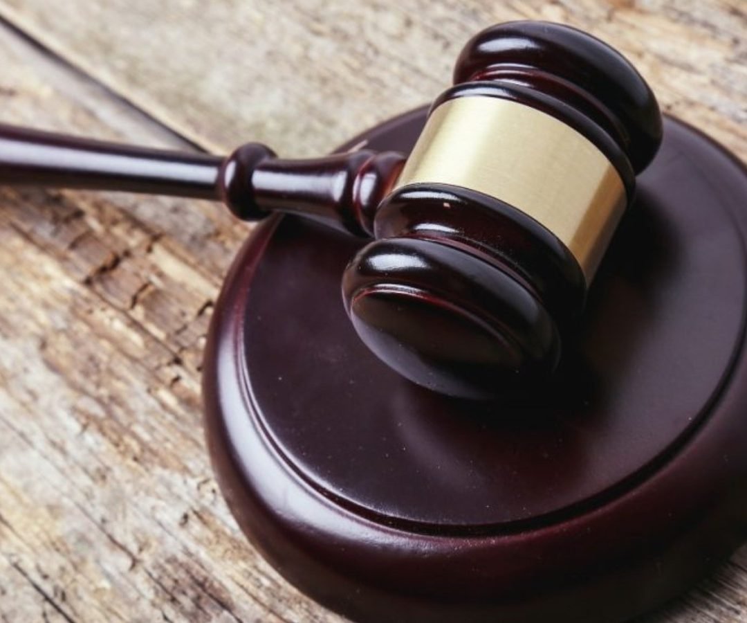 tentarem matar o marido dela Uma mulher e o amante foram condenados pela Justiça
