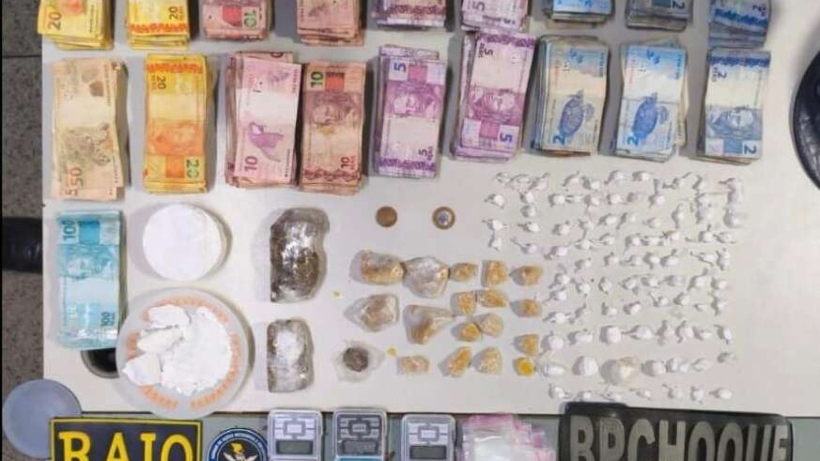 Bpraio desarticula ponto de tráfico e prende duas mulheres em Juazeiro do Norte