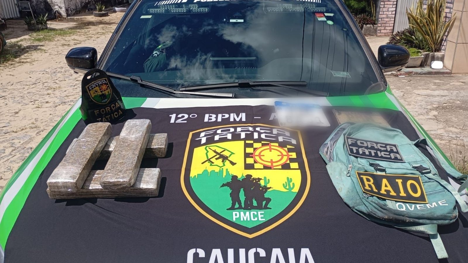 Apreensão de drogas e placas de motos ocorre em área de mangue em Caucaia
