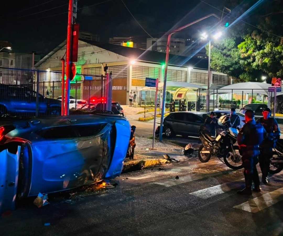 volta das 19h30 e seguia para casa. No cruzamento da Avenida Domingos Olímpio co