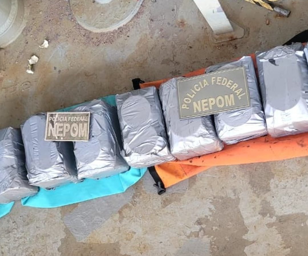 to do Mucuripe, em Fortaleza A Polícia Federal apreendeu cerca de 43 quilos de c