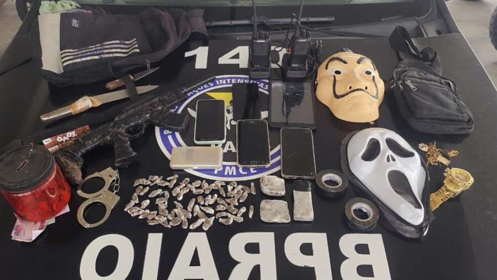 Apreensão de armas e drogas no Crato: PMCE age com cães farejadores