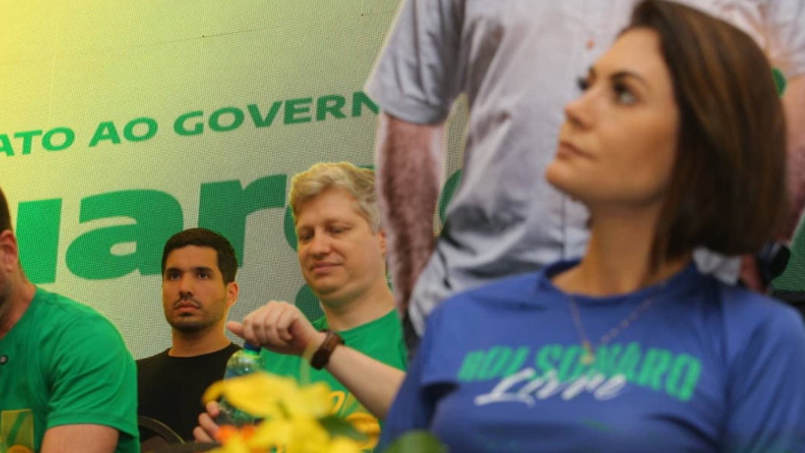 Flávio Bolsonaro, o deputado federal André Fernandes (PL), pivô da briga entre o