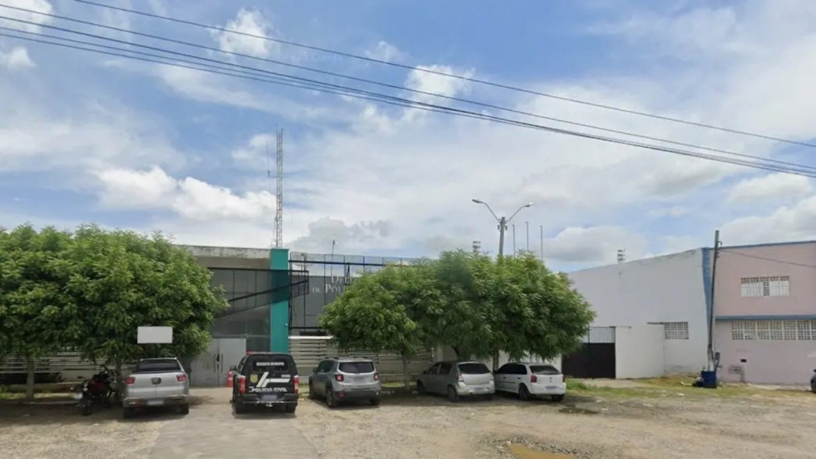perseguição, em março deste ano. No entanto, ela queria mudar a versão apresenta