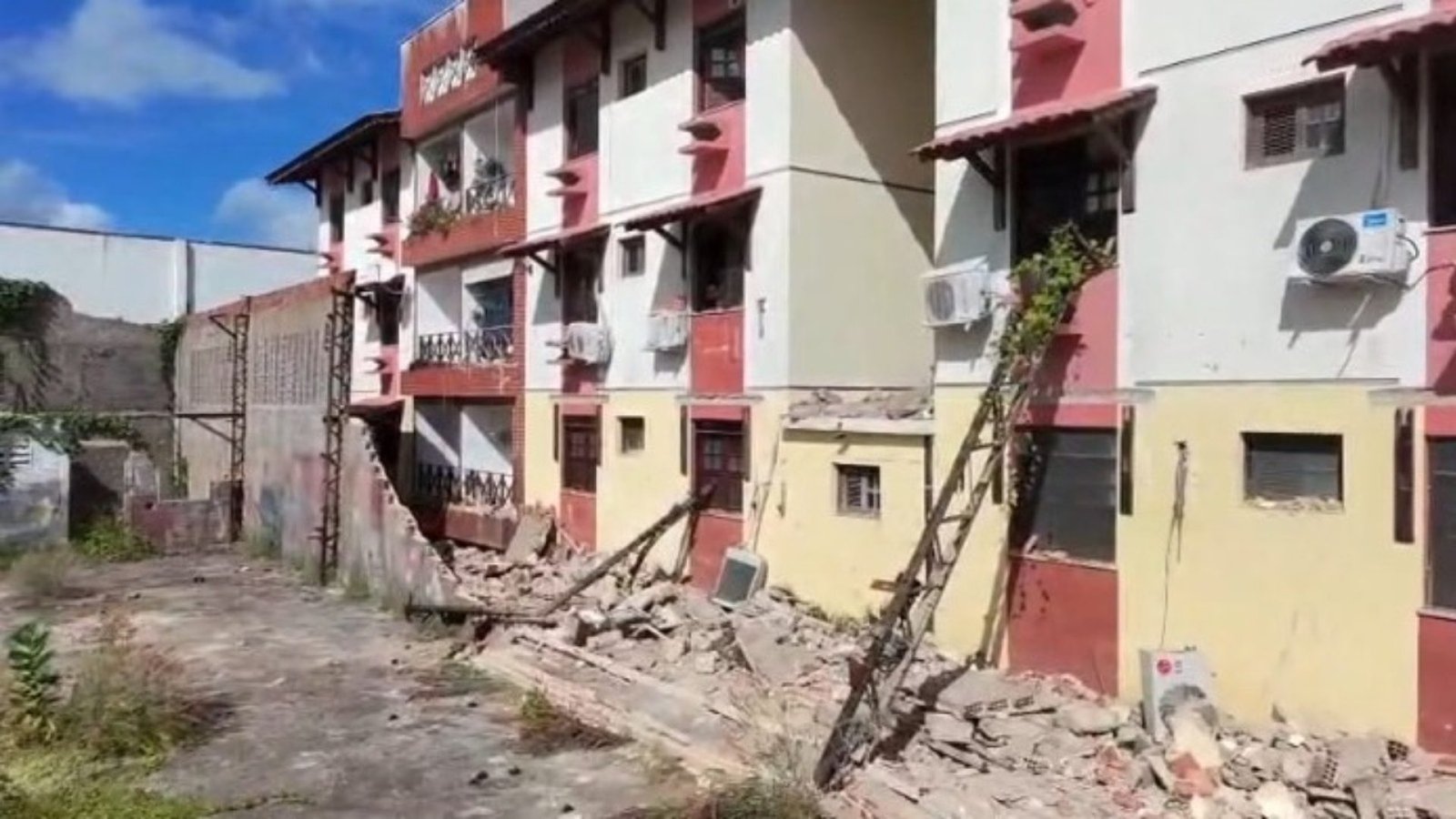 Desabamento de muro em Fortaleza expõe riscos estruturais em condomínios
