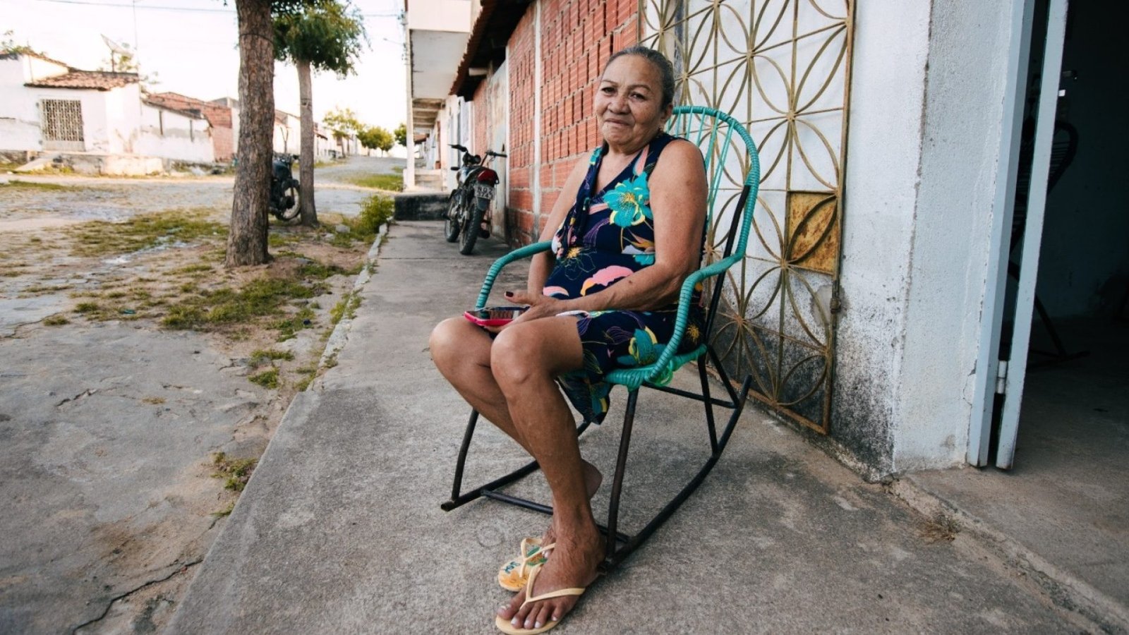 Vilarejo cearense vive retorno gradual após um ano sem mortes, mas o trauma da saída em massa persiste