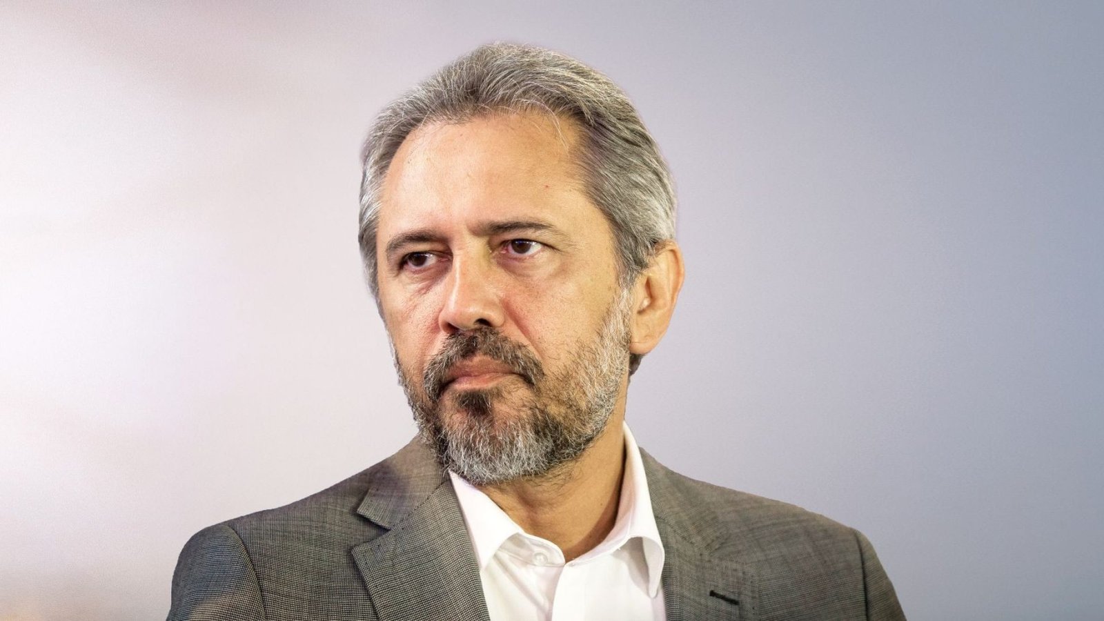 Balanço de mandato: Elmano de Freitas cumpre cinco de 17 promessas de campanha no Ceará