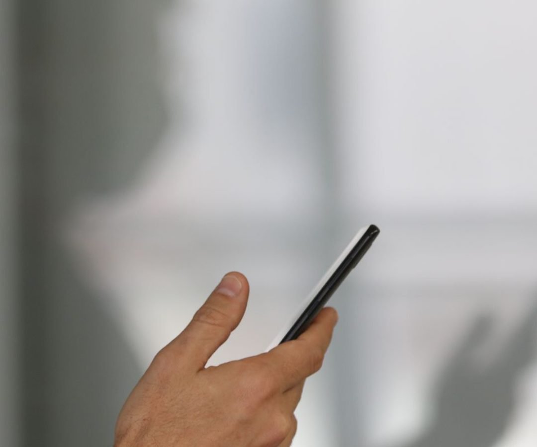 Polícia do Rio inicia segunda fase de devolução de celulares roubados